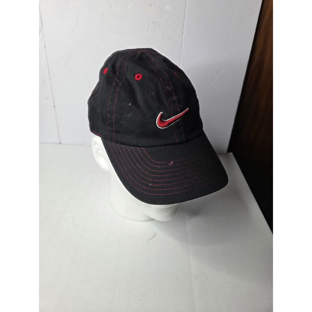Nike Child Baseball Cap‎ Black Red Contrast Stitching Embroidered Swoosh Hat